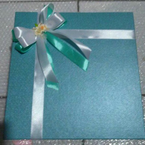 

Gift Box Kotak Kado 20x20T15/Kotak Kado/Kotak Hadiah