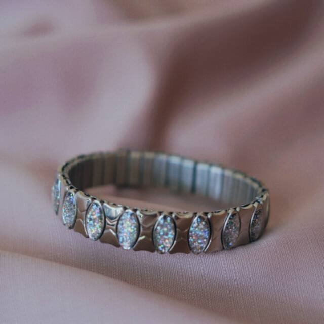 Gelang Besi Putih Ternate