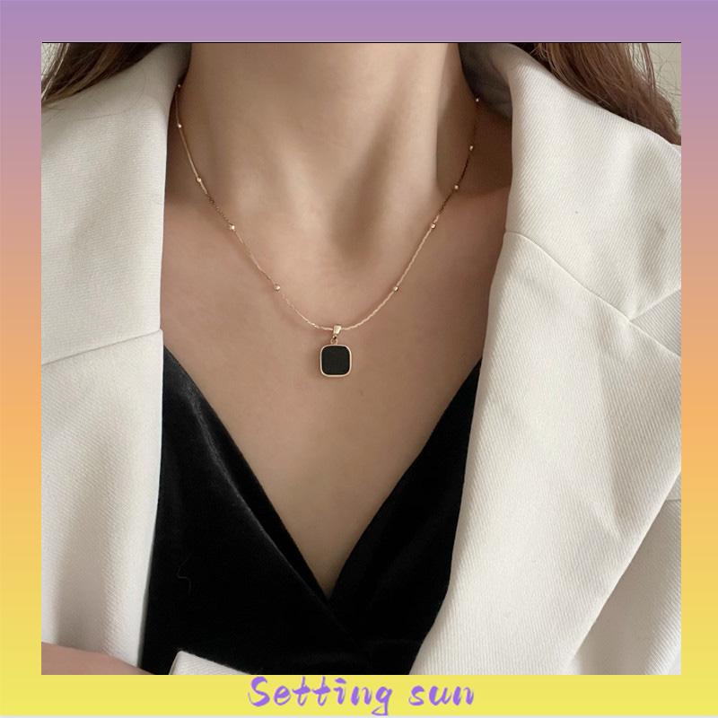 High-end Geometris Persegi Liontin Drop Minyak Kalung Wanita Fashion Kepribadian Desain Niche TN