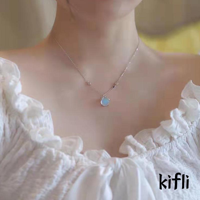 Kalung Rantai Klavikula Desain Kunangkunang Aksen Moonstone Untuk Hadiah Ulang Tahun Wanita