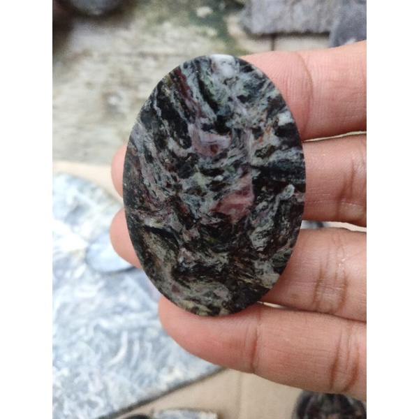 Batu Liontin Badar Besi Motif Abstrak