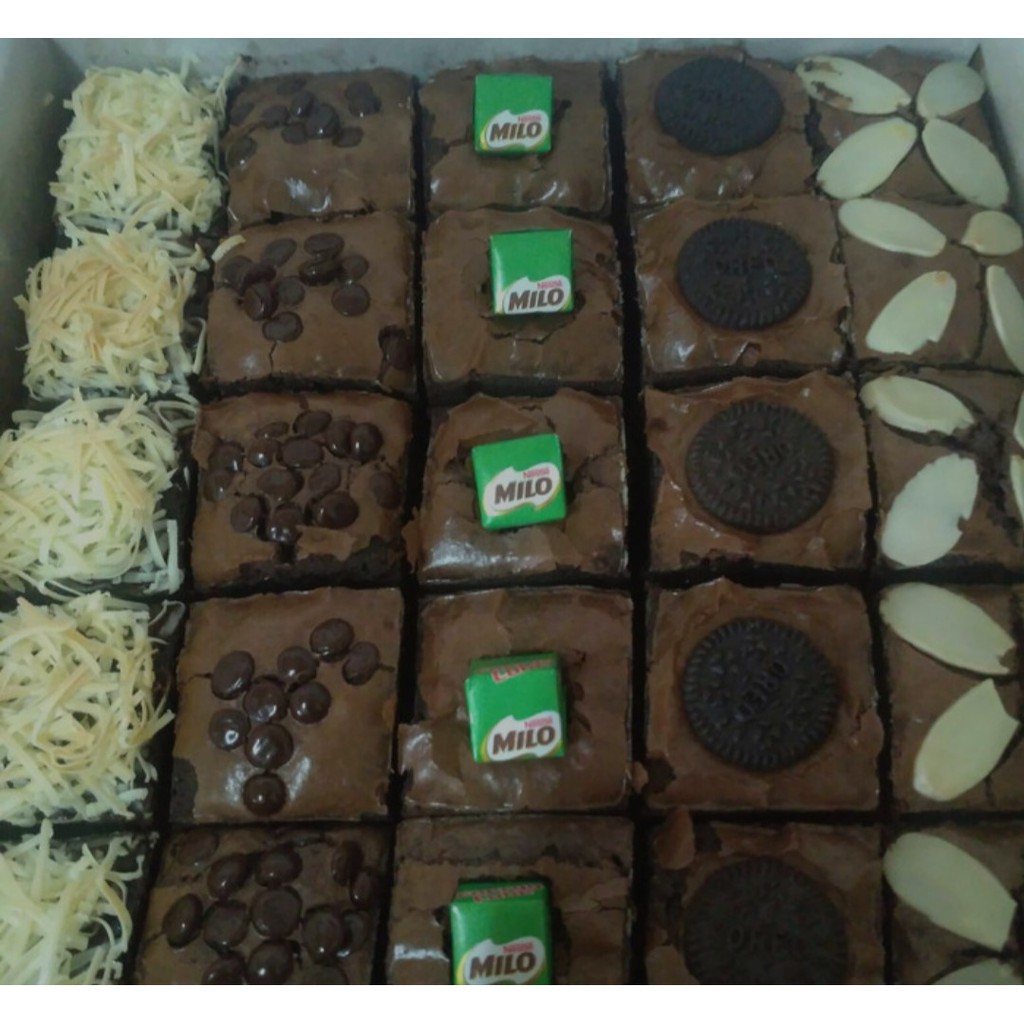

Fudgy Brownies Premium