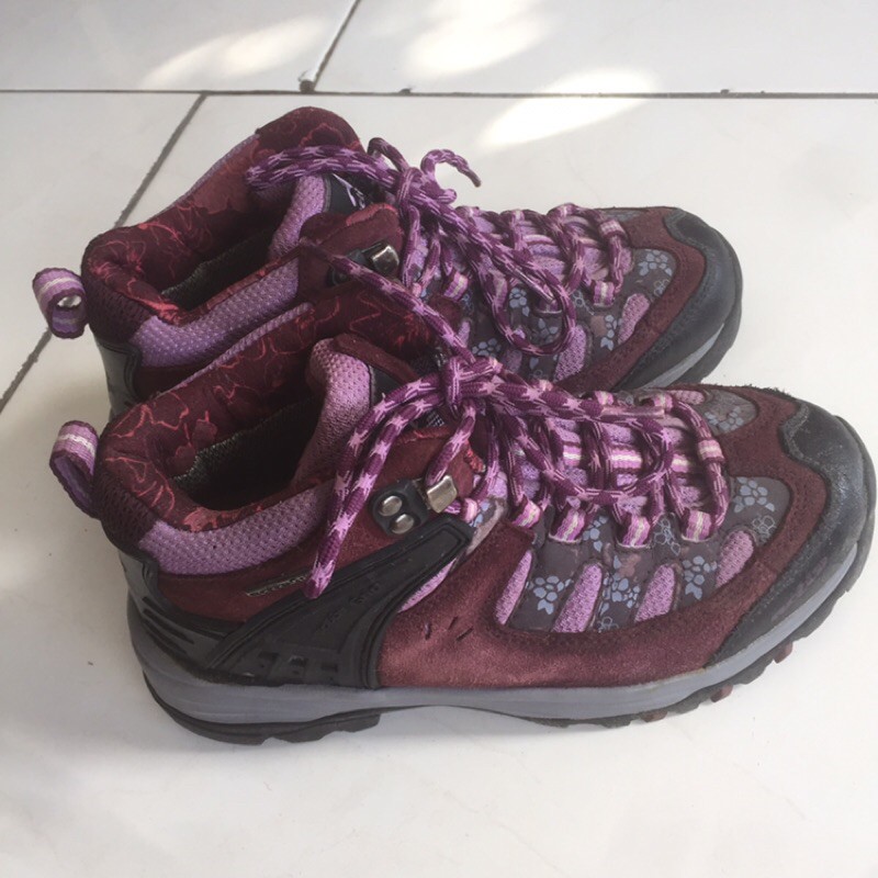 Sepatu Gunung Wanita Second Like New merk Activ