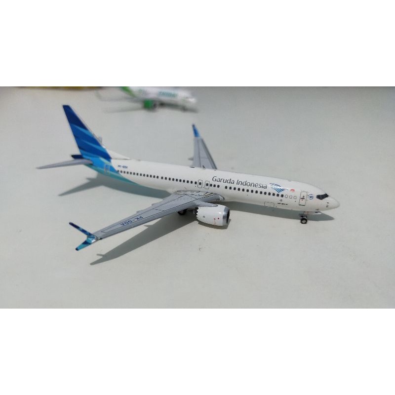mainan diecast pesawat Panda Models Boeing B737-8 MAX Garuda Indonesia Airways 1:400