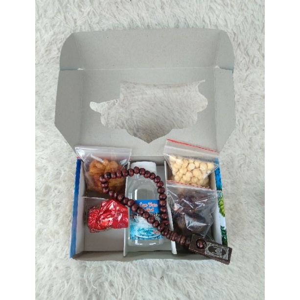 

PAKET OLEH OLEH HAJI DAN UMROH KOMPLIT COKLAT ARAB 2PCS