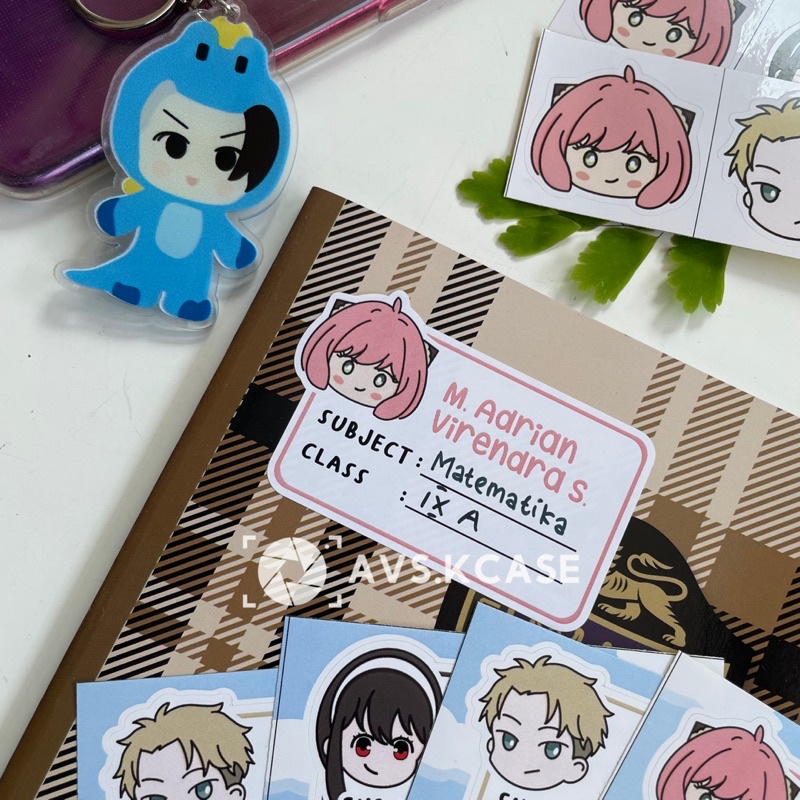 

Spy x Family Sticker Buku custom WAJIB TULIS NAMA DI CATATAN!!! DAPAT SEMUA KARAKTER