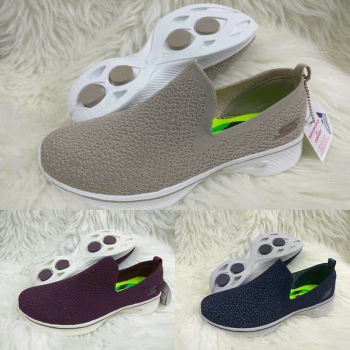 Skechers Gifted Women Slip On Sepatu Wanita Sneakers Original - Maroon