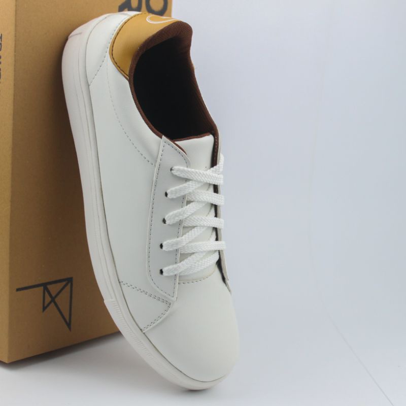 Footprint - Full White Sepatu pria sneakers Casual