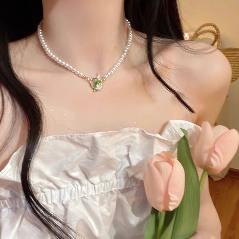 Kalung Choker Rantai Klavikula Bahan Logam Hias Mutiara Bentuk Tulip Untuk Wanita