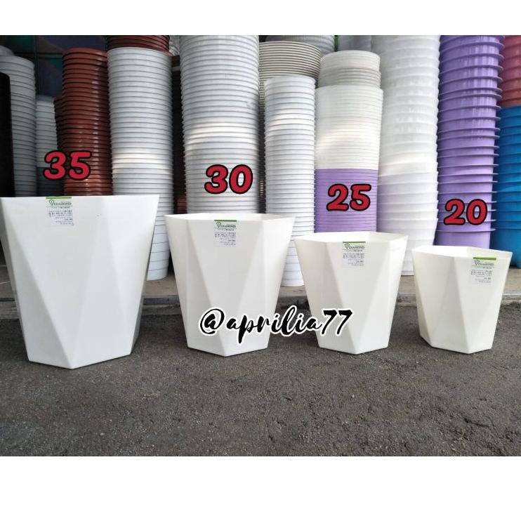 Lebih Meriah POT BUNGA/TANAMAN BESAR TABITHA DIAMOND 35