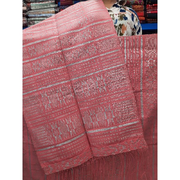 Songket Tumtuman tenun Tarutung