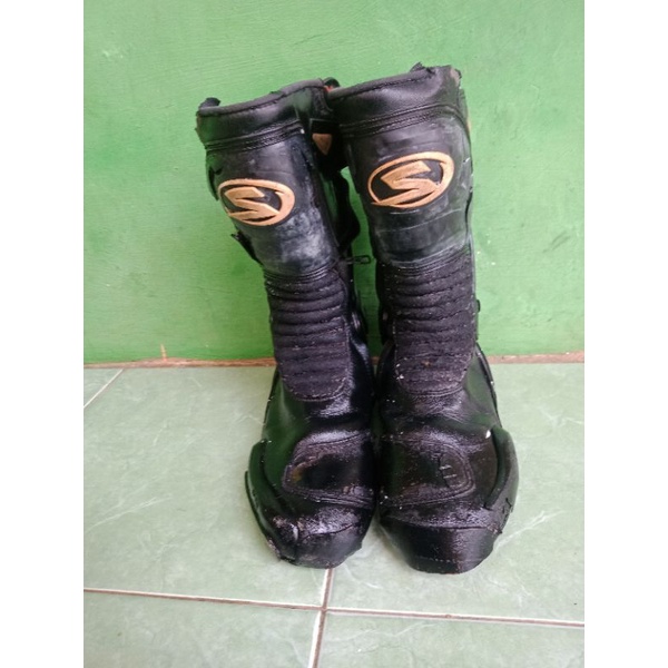 sepatu road race snd