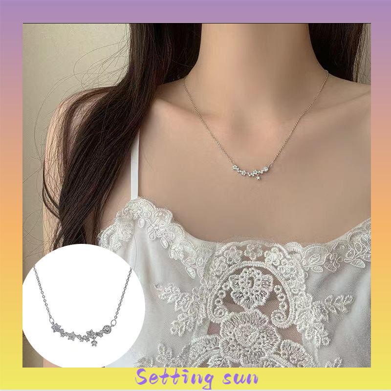 Flash Diamond Flower Star Wanita Ringan Mewah Desain Niche Fashion Mengkilap Kalung All-Match TN