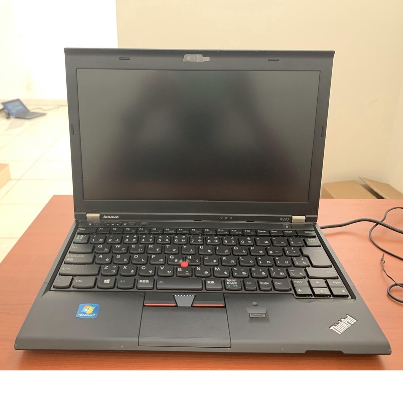 Laptop-Murah-Lenovo Thinkpad-X220-Corei3Gen2-Ram4G-HDD320G-Kamera-DVD-Design-Gaming-Win10-Siap Pakai