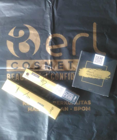 B Erl Cosmetics Shopping Bag