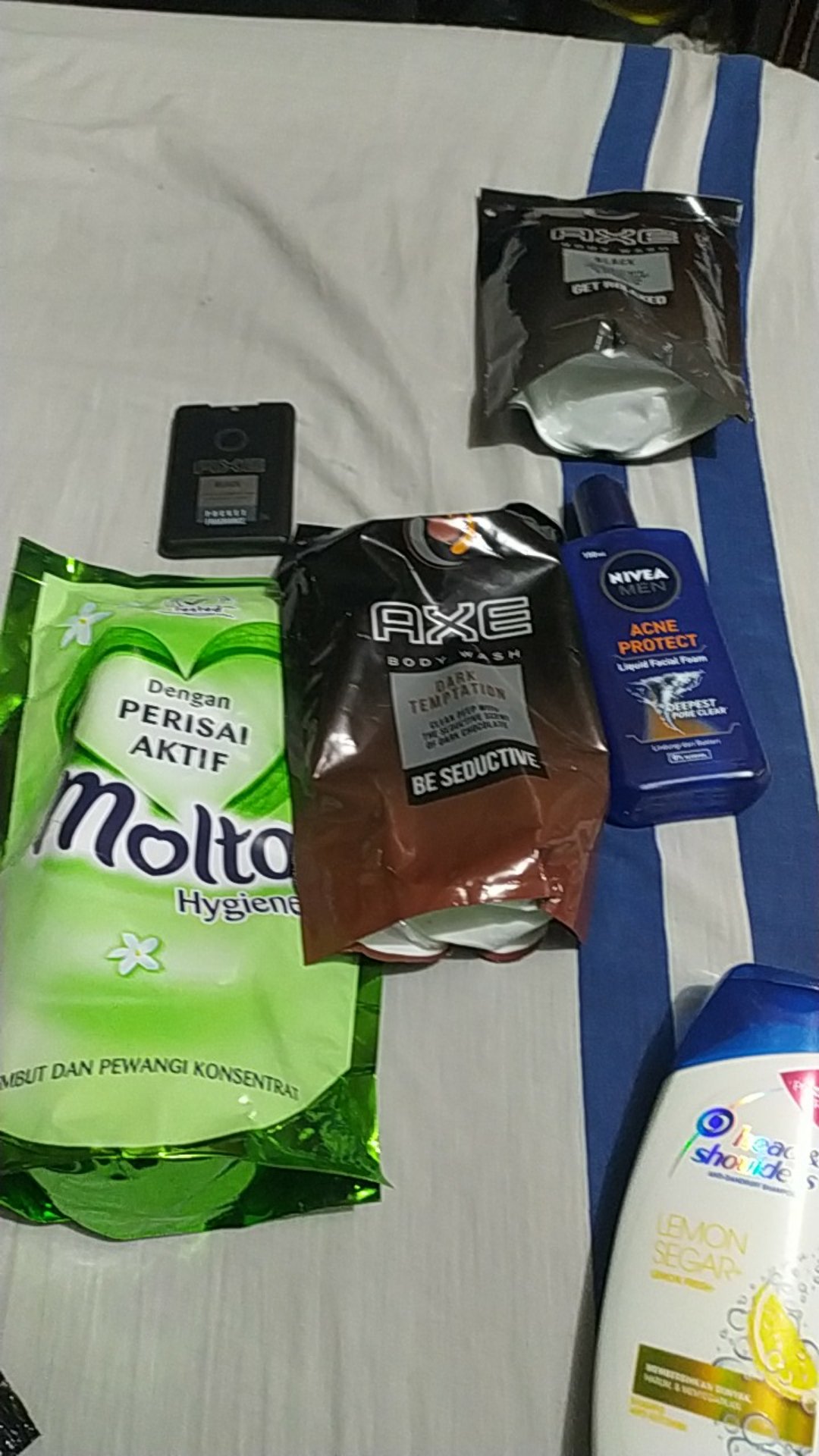 Molto Hygene Perisai Aktif Pelembut Dan Pewangi 720ml