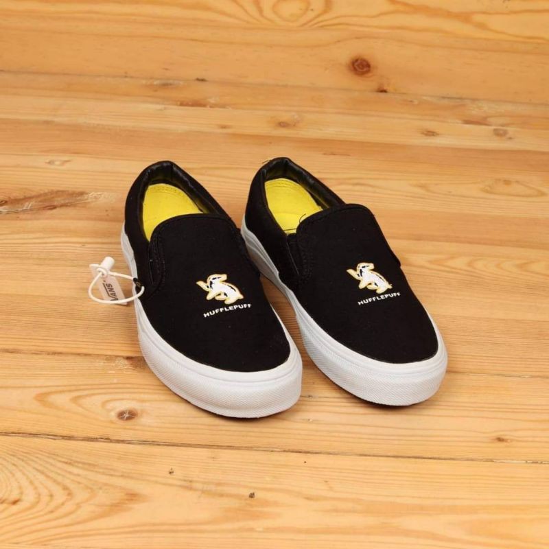 vans slip on harry potter huflpff black
