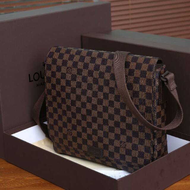 LV Louis Vuitton District Sling Bag