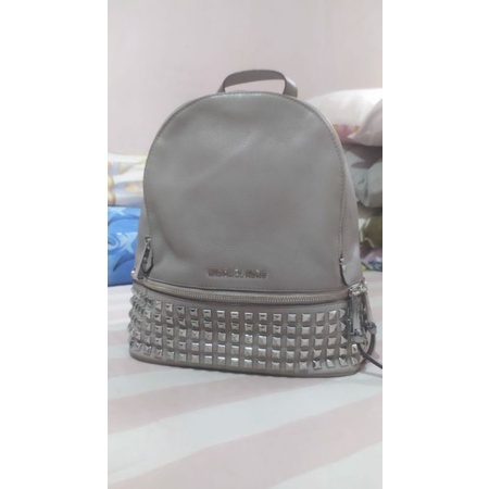 MK Rhea medium studded grey
