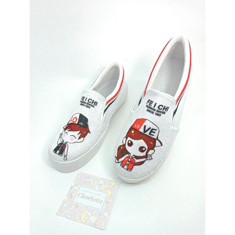 SEPATU WANITA SLIP ON KARAKTER LOVE BOY BEST SELLER MURAH WARNA HITAM DAN PUTIH UKURAN 36-40