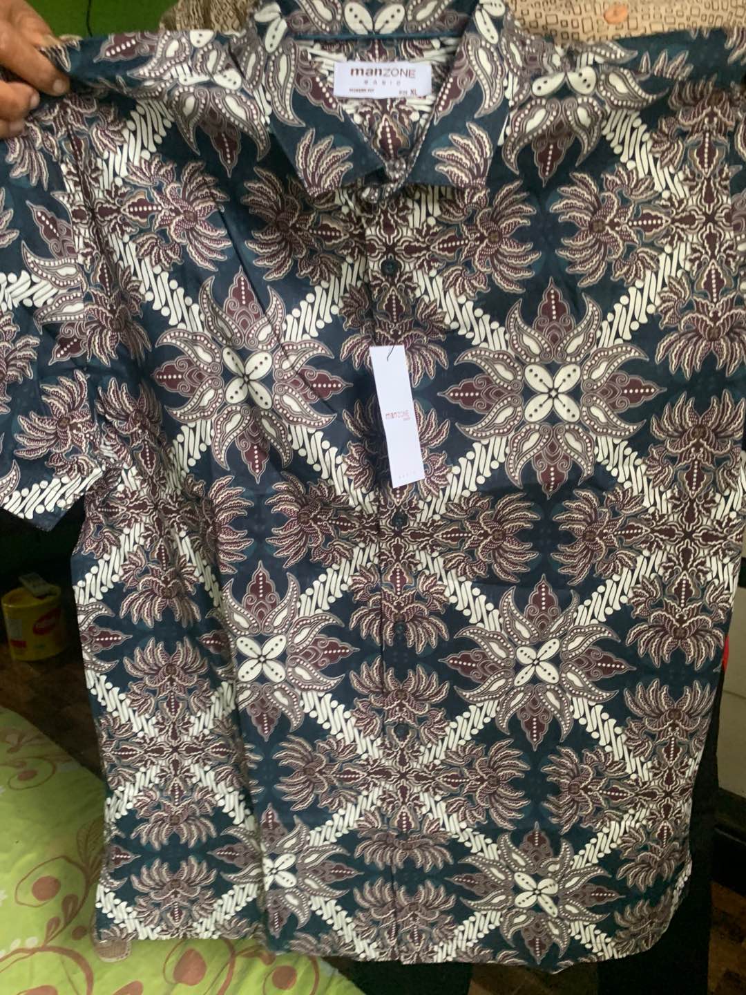 Manzone Kemeja Batik Pria Lengan Pendek Modern Fit Karaka 6-bestbuy-navy