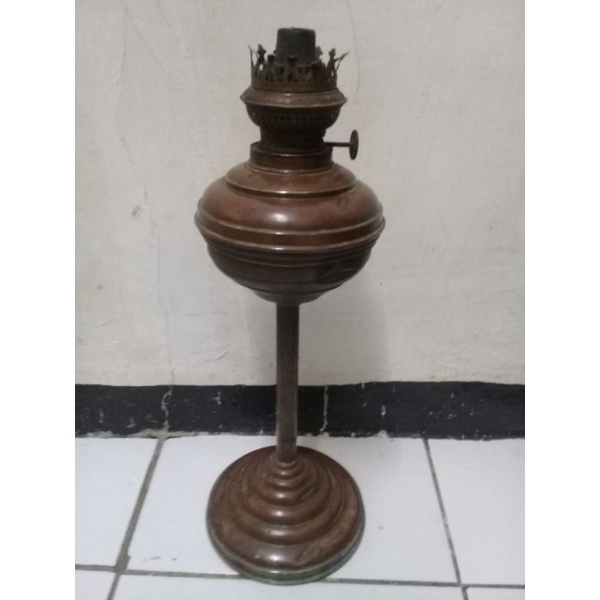 lampu minyak meja kuno antik