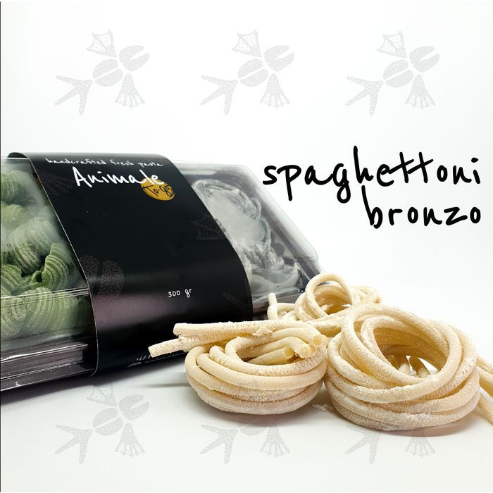 

FRESH PASTA Spaghettoni Al Bronzo Thick Home made Semolina 300 gram