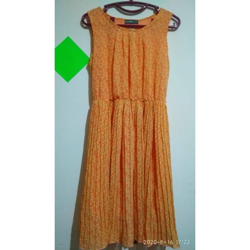 Brukat dress kutung