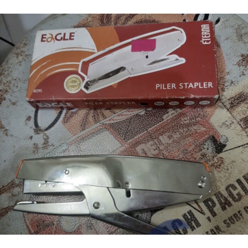 

PILER STAPLER EAGLE STAPLES TEMBAK PRAKTIS