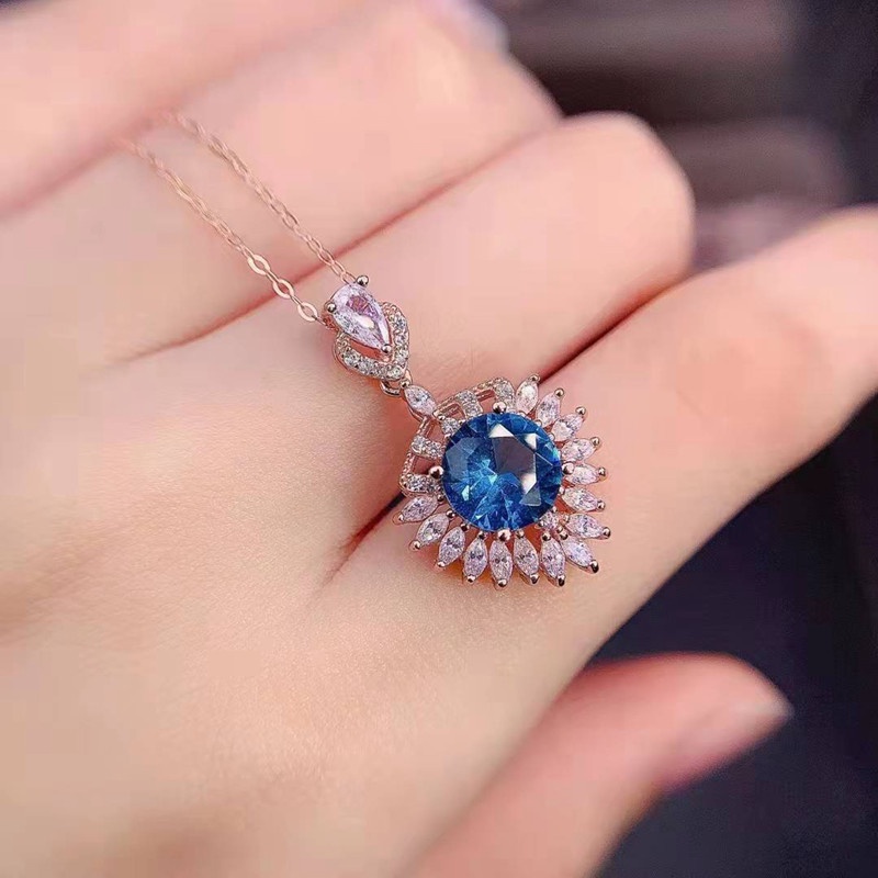 Kalung Dengan Liontin Bentuk Hati Warna Biru Bahan Zircon AAA Untuk Wanita