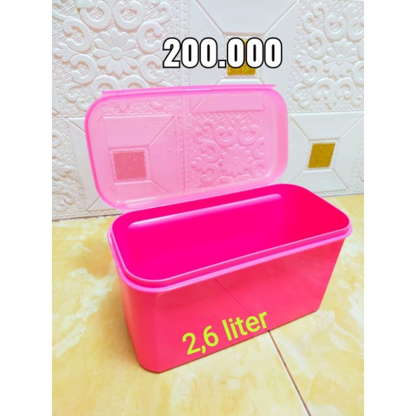 signature Tupperware