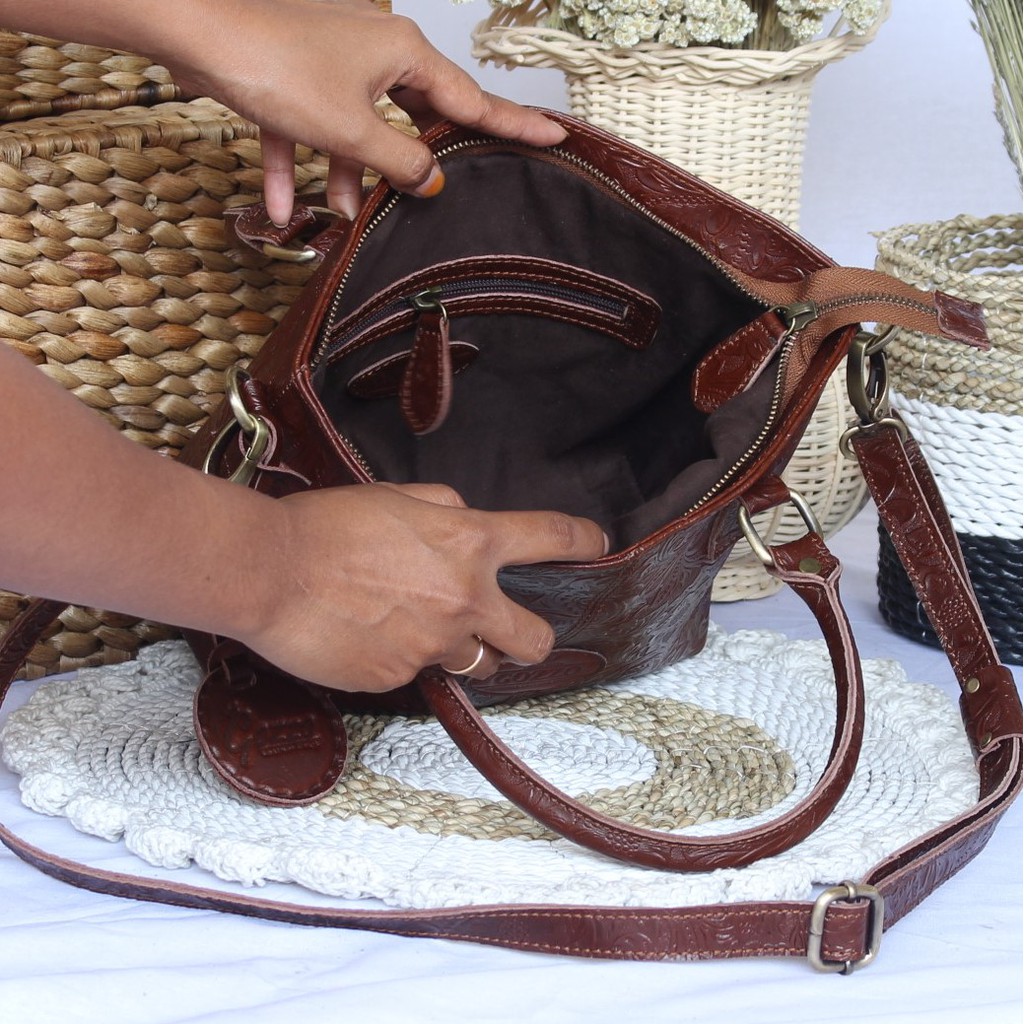 TAS JINJING DAN SELEMPANG KULIT SAPI ASLI MODEL EMMA BATIK HAVANA/ FREE GRAVIR NAMA DI GANTUNGAN TAS