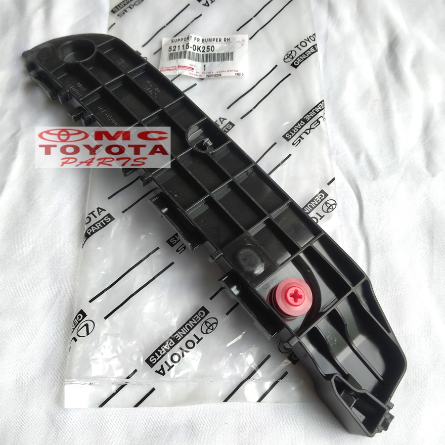 Support Bracket Breket Bumper Depan Kanan Fortuner VRZ 52115-0K250