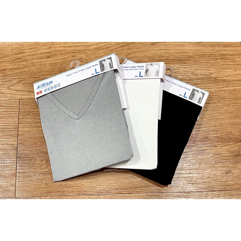 UNIQLO Airism Tshirt Baju lengan Pendek V Neck Original