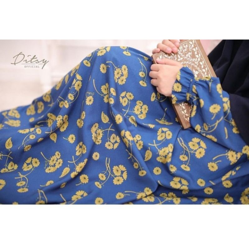 Rueena Blue Nightgown Size L/ Ditsy Maret