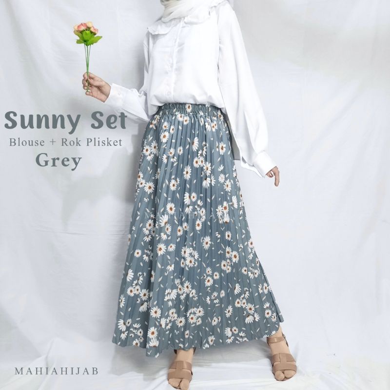 Sunny One Set Blouse + Rok Plisket motif floral | Setelan muslim wanita | Hijab Outfit | Baju muslim