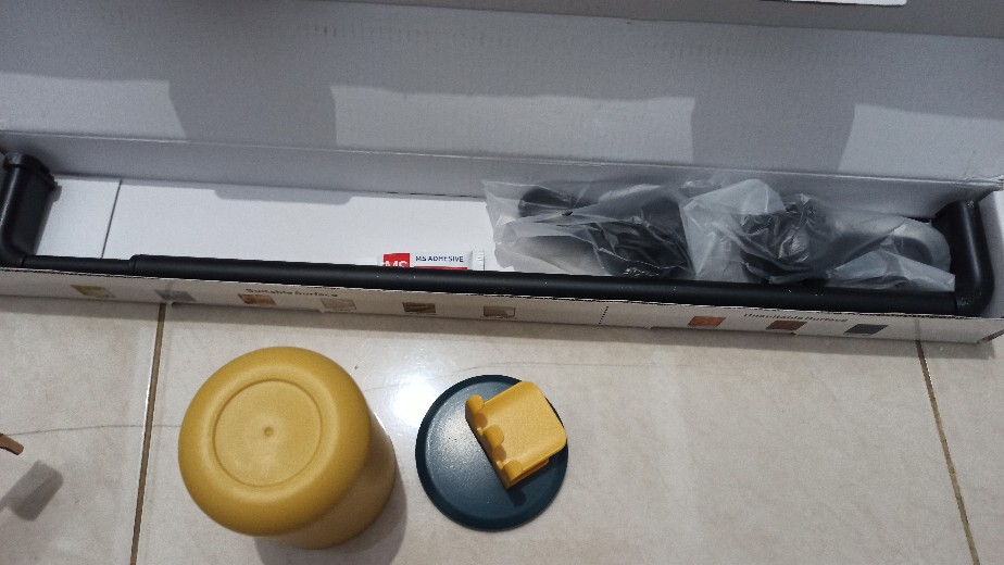 Bracket Gantungan Handuk Dengan Plastik Hisap mudah Bracket Gantungan Handuk Dengan Plastik Hisap mudah