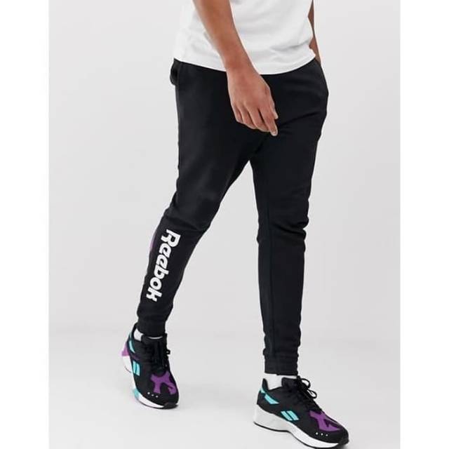 CELANA JOGGER PANJANG HITAM REEBOK / SWEATPANTS / CELANA TRAINING REEBOK
