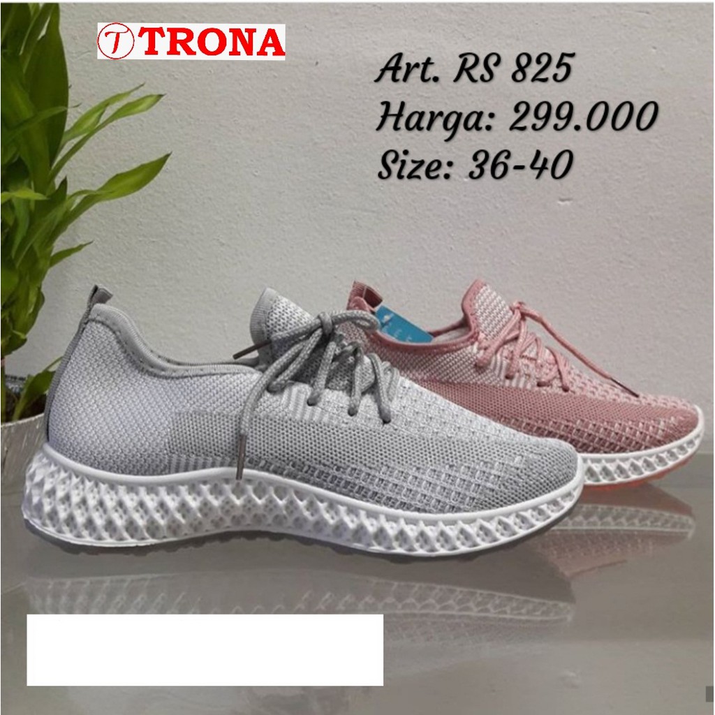 Sepatu Slip On Iora RS 825