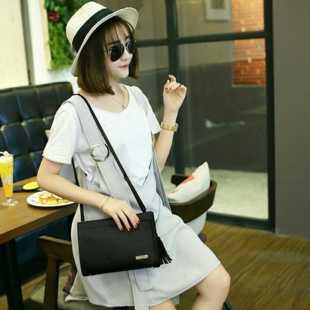 TAS SELEMPANG WANITA KOTAK CEKA