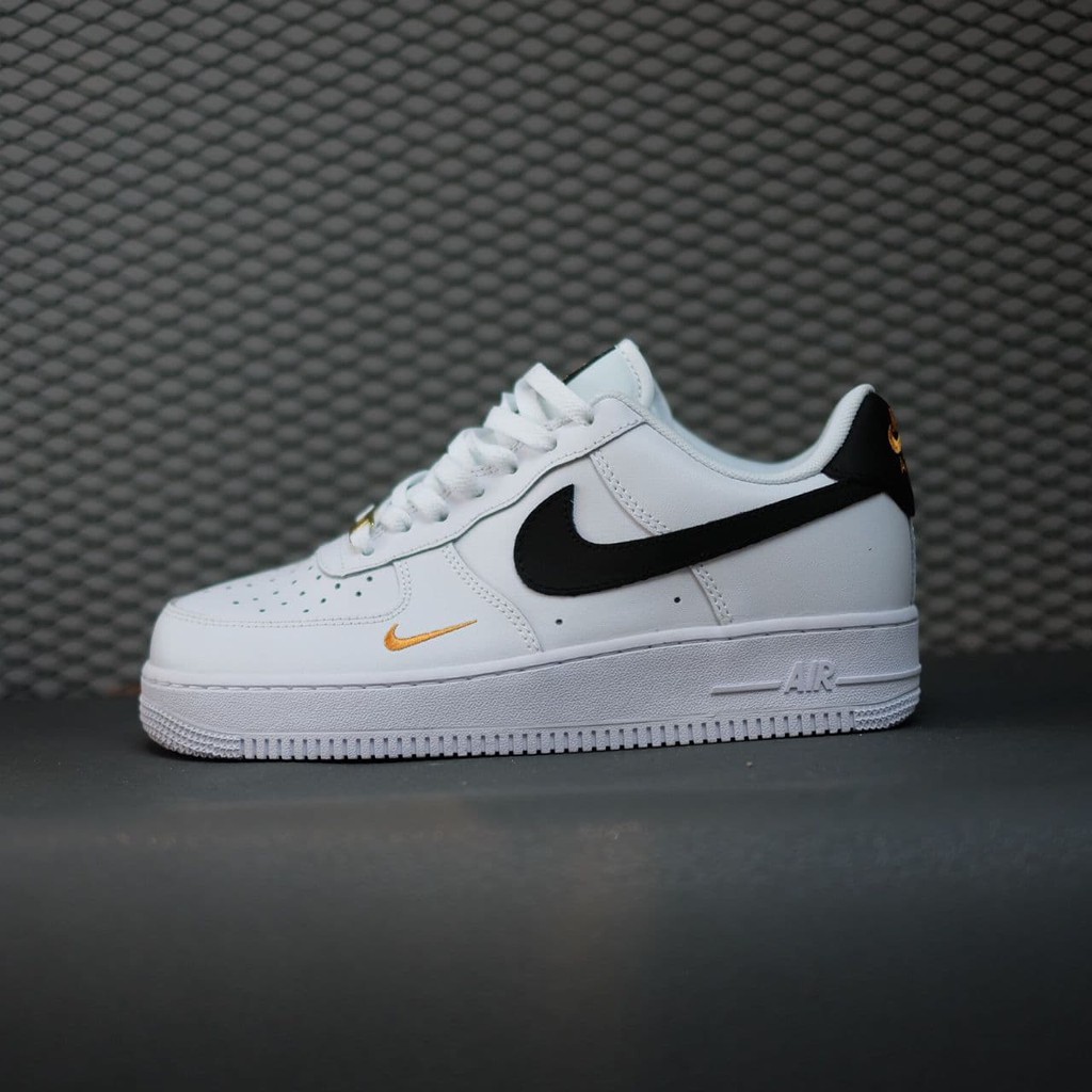 NIKE AIR FORCE 1 LOW WHITE BLACK GOLD ORIGINAL BNIB