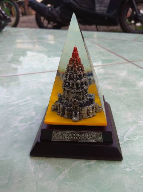 MINIATUR CANDI PRAMBANAN UKURAN BESAR 10x10x14 cm FIBERGLASS KRISTAL BENTUK LIMAS - PAJANGAN MURAH