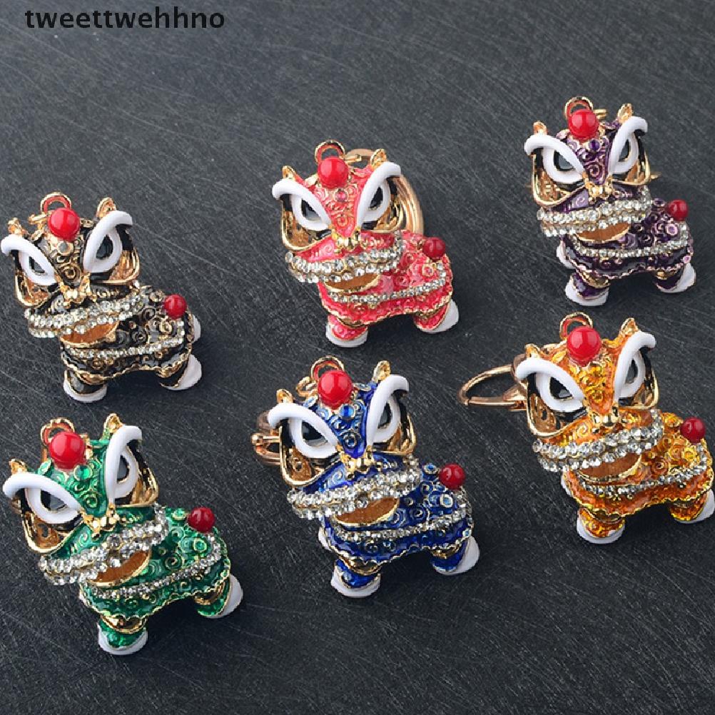 1Pc Gantungan Kunci Desain Singa Menari Aksen Kristal Dapat Diputar Untuk Tas