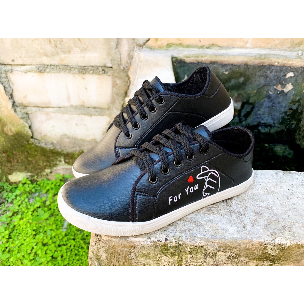 Sepatu Kets Sneakers For You Hitam