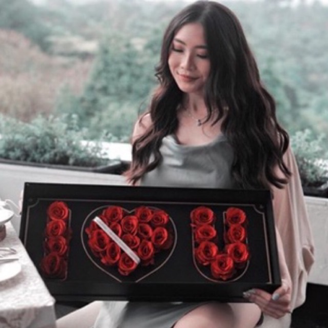 

BUNGA BOX CANTIK - - HADIAH VALENTINE ROMANTIS