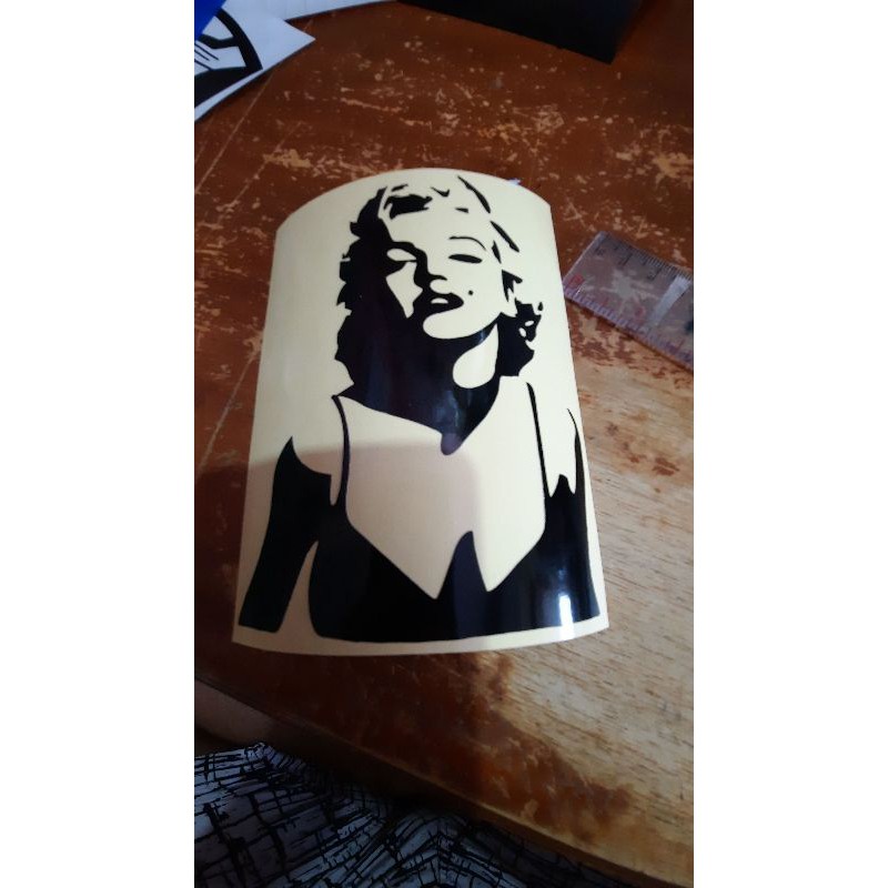 

stiker cutting merlyn monroe