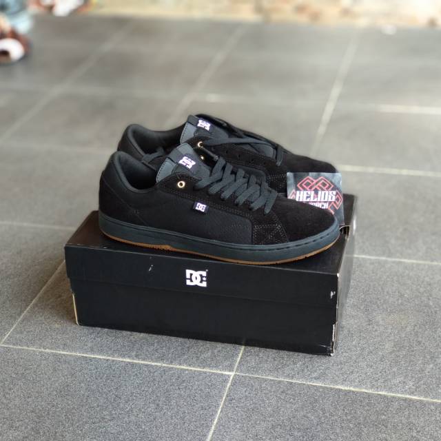 dc astor black