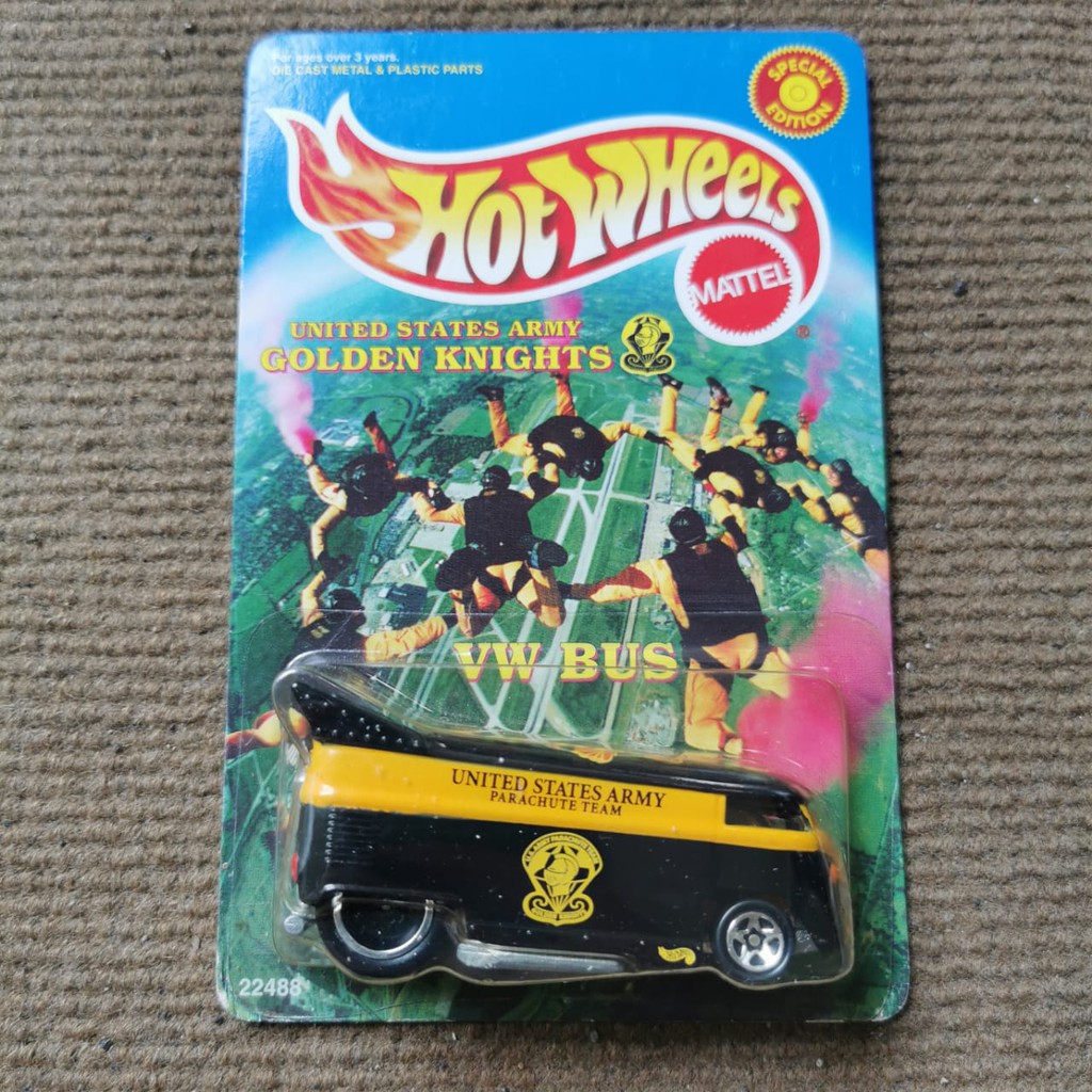 Hot Wheels United States Army Golden Knights VW Bus Volkswagen Parachute Team THS Super Treasure