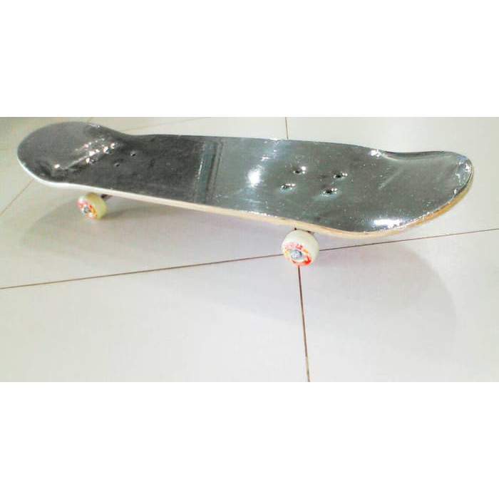 Silverfox Skateboard Maple Blue Fire