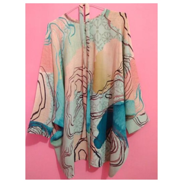 Earth top ria miranda